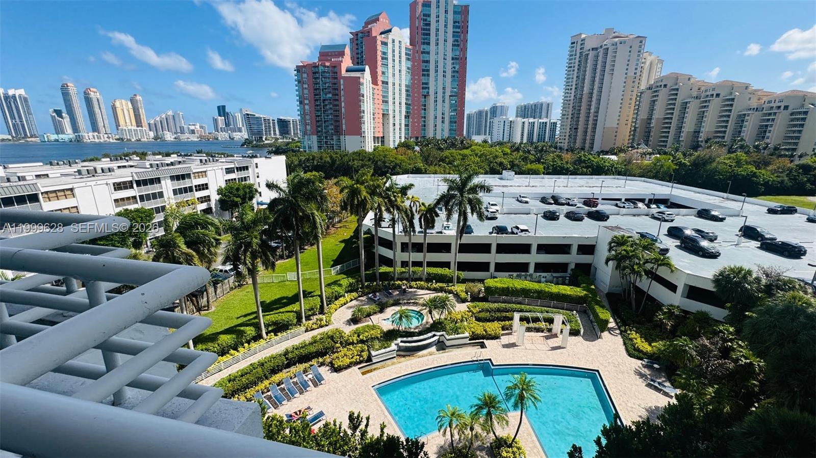 PARC CENTRAL AVENTURA EAS - Residential