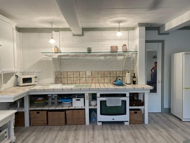 HEMINGWAY - Residential