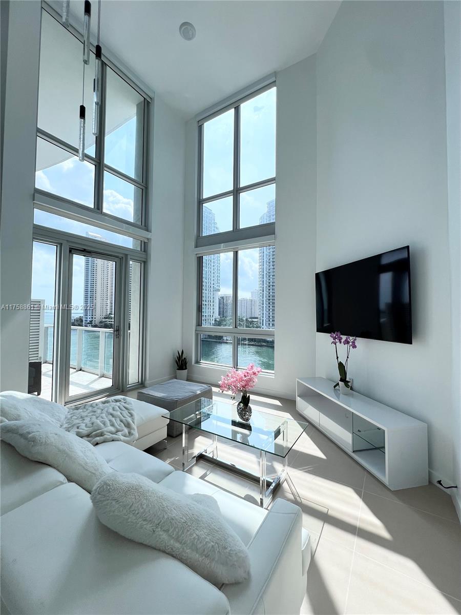 300 S Biscayne Blvd L-814