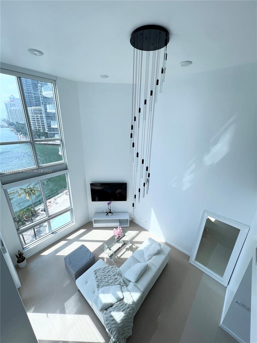 MET 1 CONDO - Residential