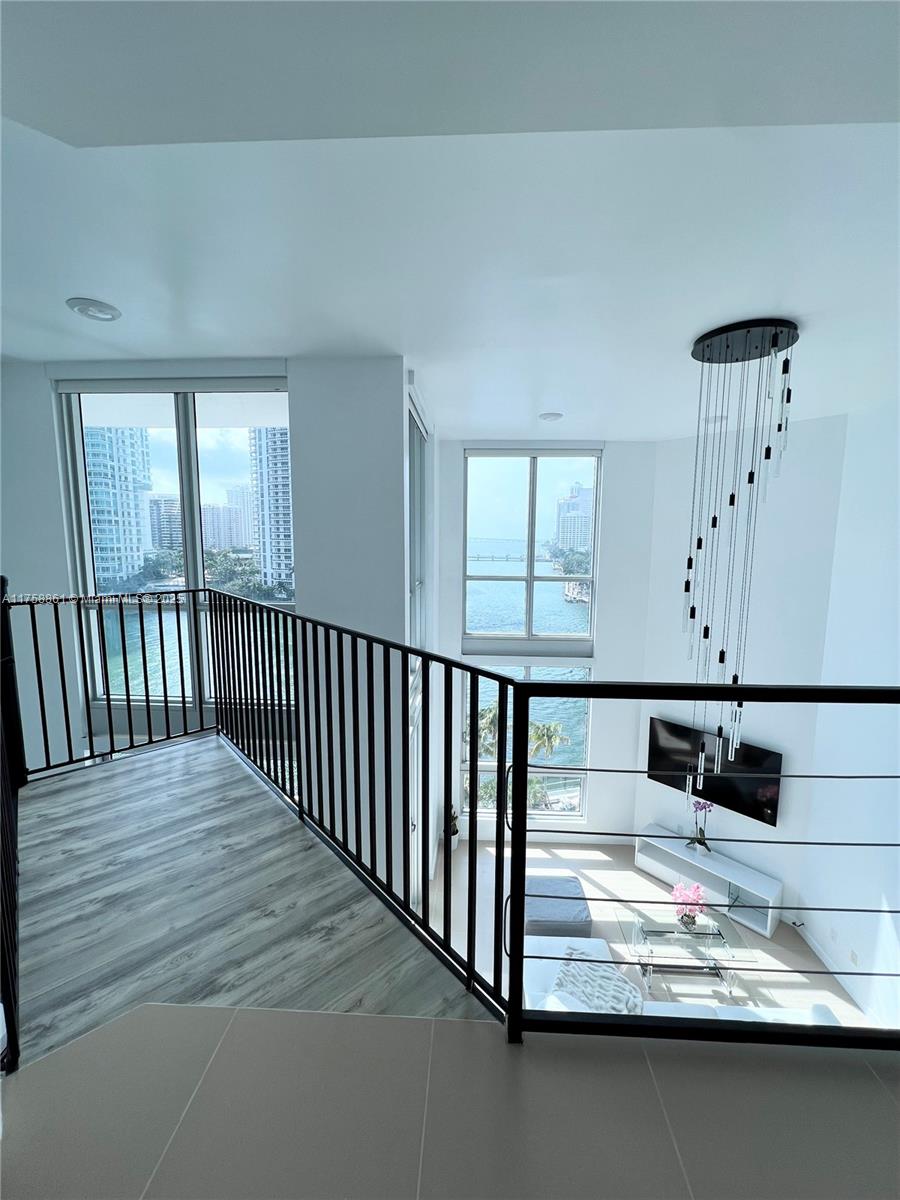 MET 1 CONDO - Residential