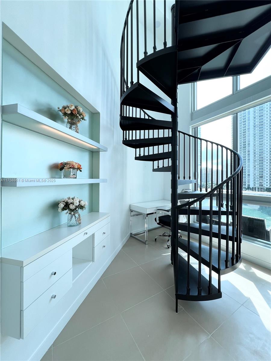 MET 1 CONDO - Residential