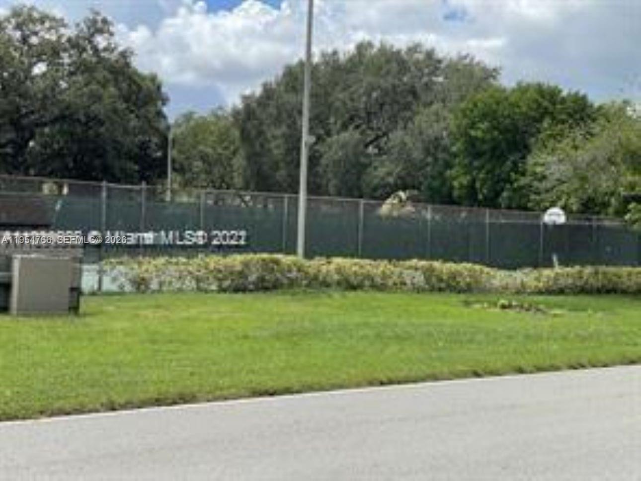 LIVE OAK CONDO ELEVEN - Residential