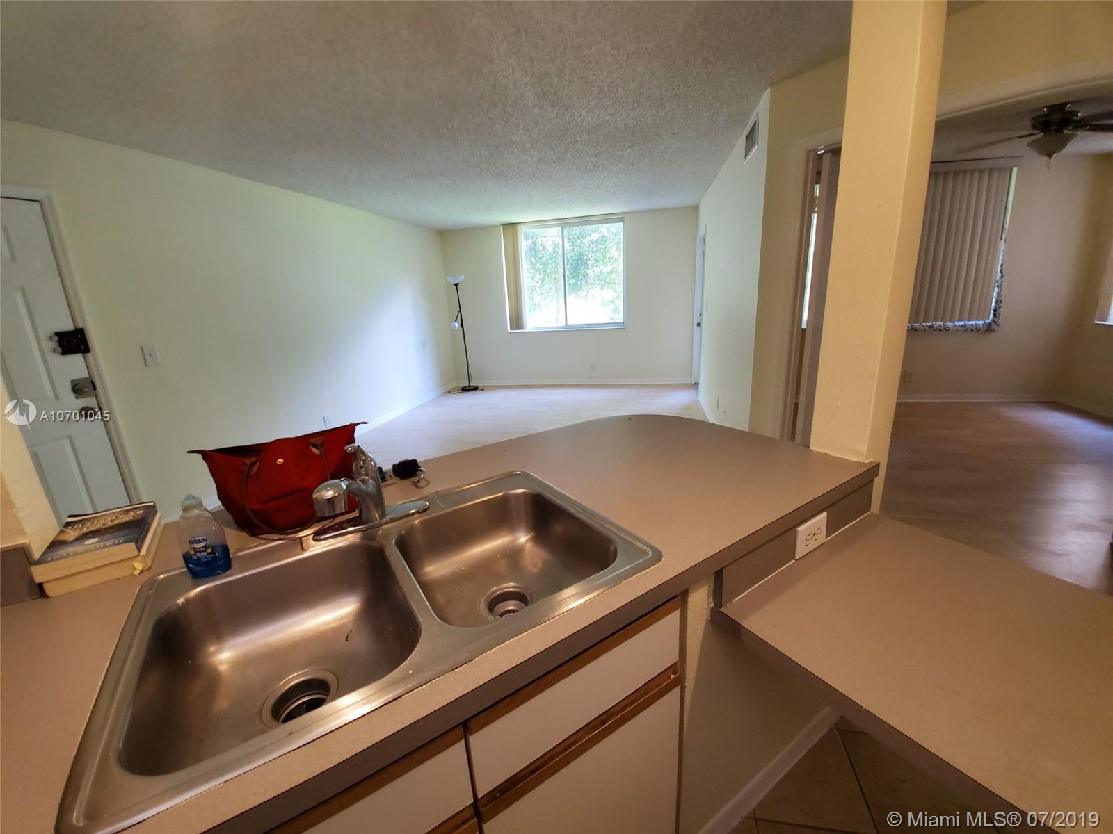 WINDWARD LAKES CONDO - Residential Lease