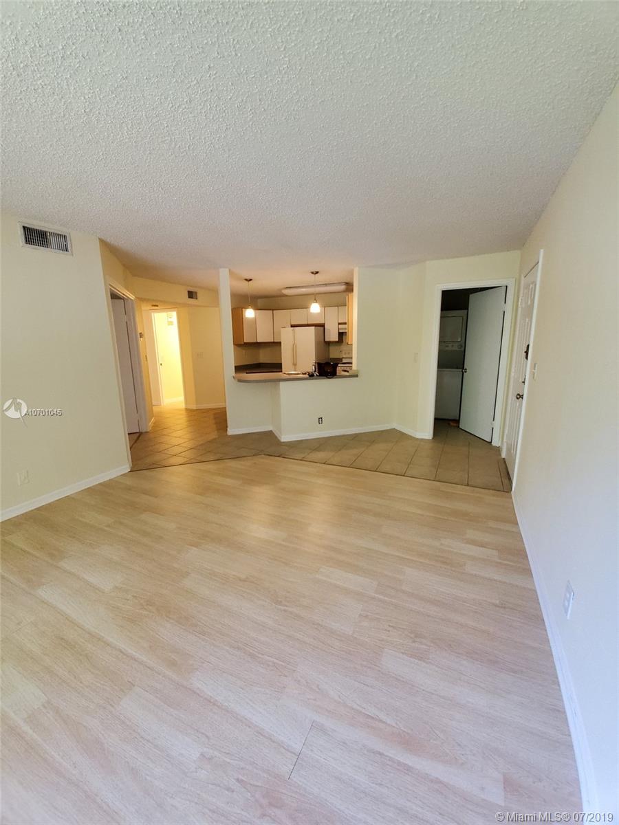 WINDWARD LAKES CONDO - Residential Lease