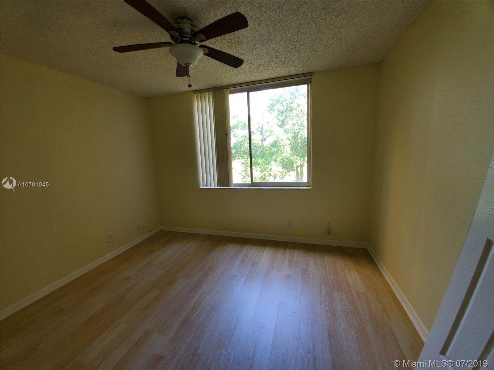 WINDWARD LAKES CONDO - Residential Lease