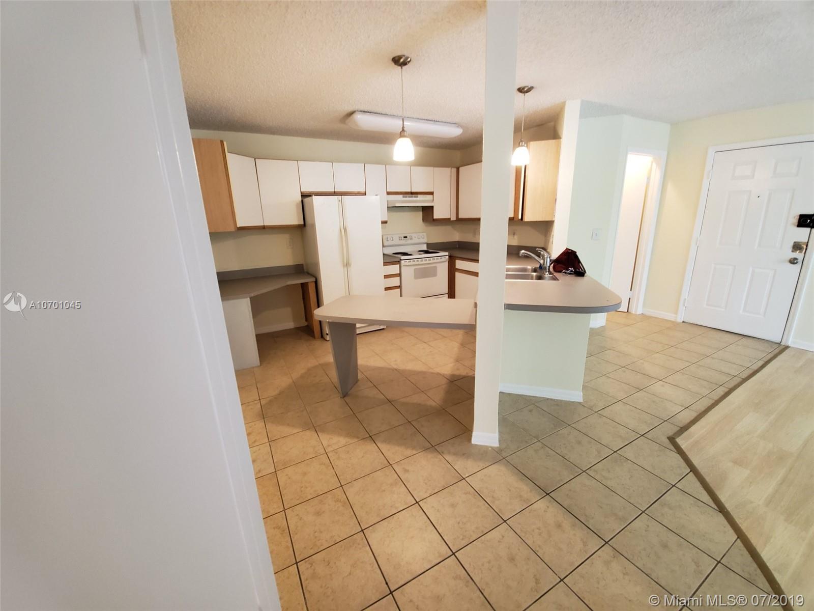 WINDWARD LAKES CONDO - Residential Lease