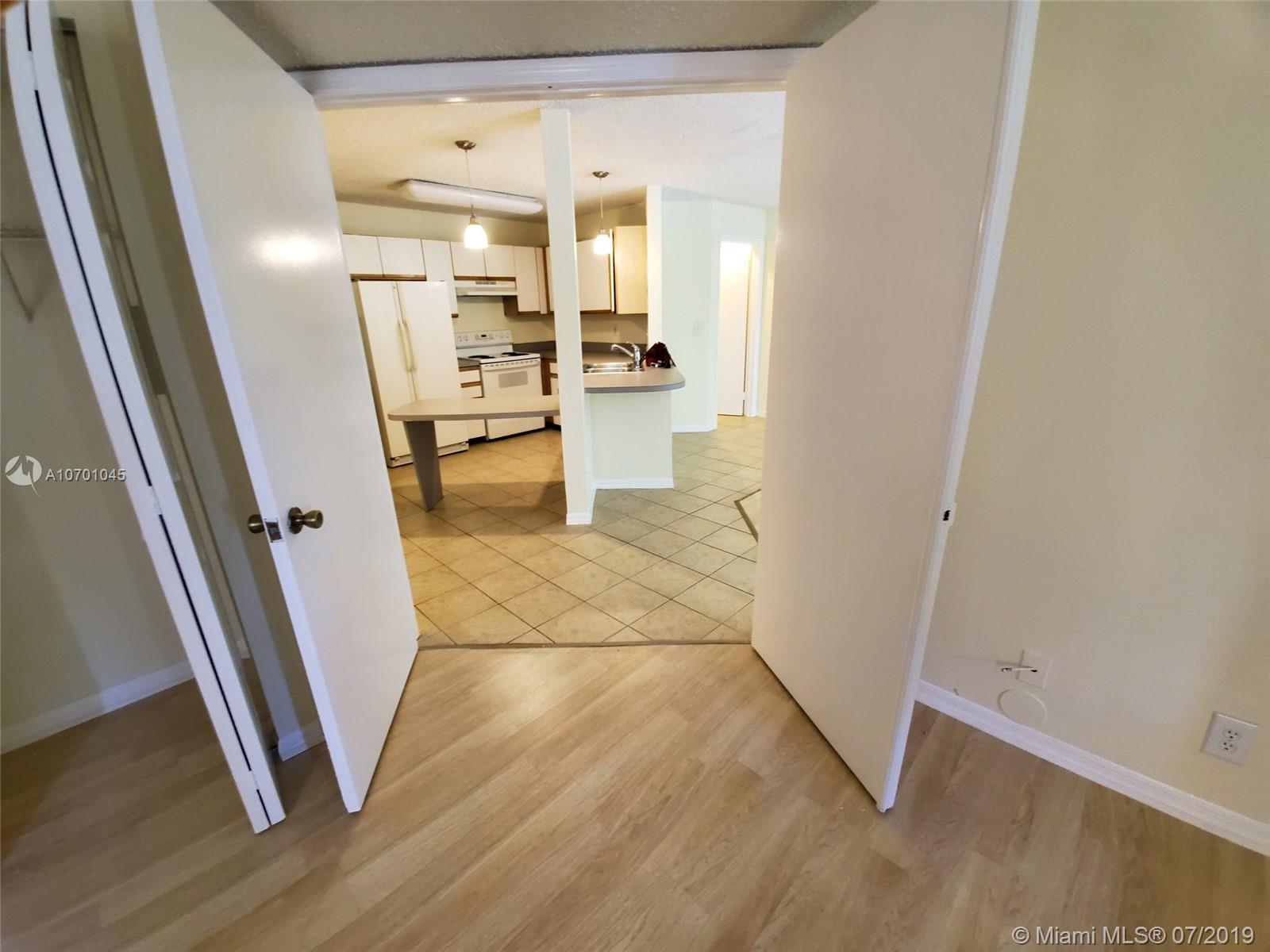 WINDWARD LAKES CONDO - Residential Lease