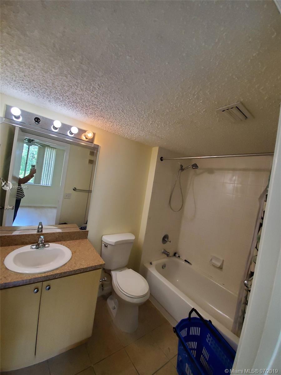 WINDWARD LAKES CONDO - Residential Lease