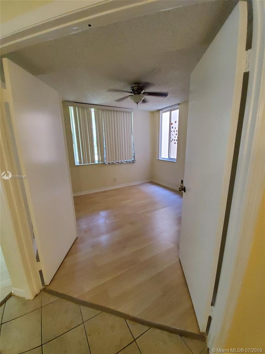 WINDWARD LAKES CONDO - Residential Lease