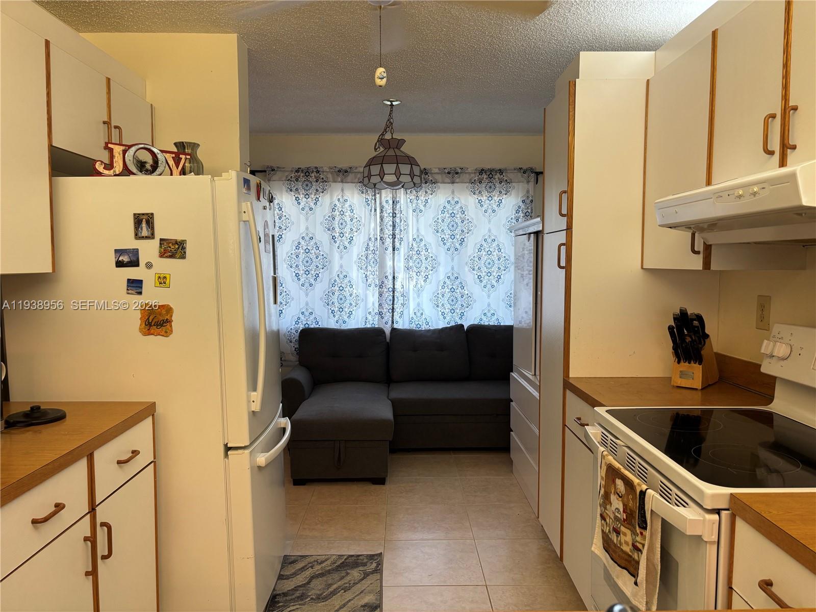 DEVON CONDOMINIUM - Residential