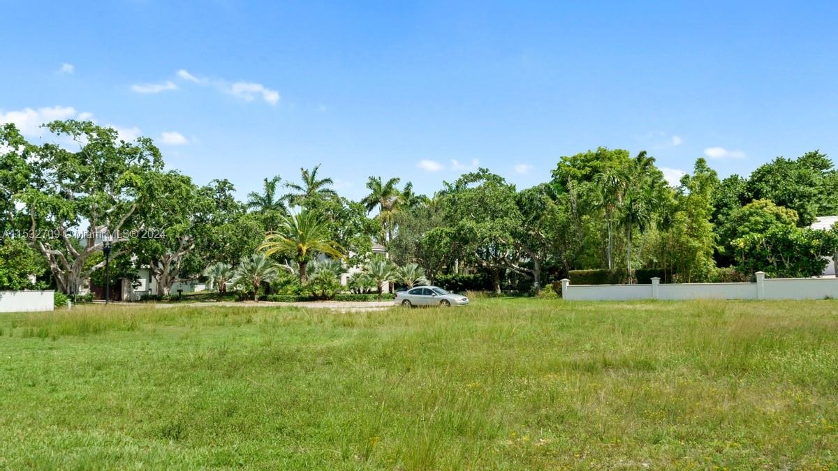 GABLES ESTATES NO 2 - Land