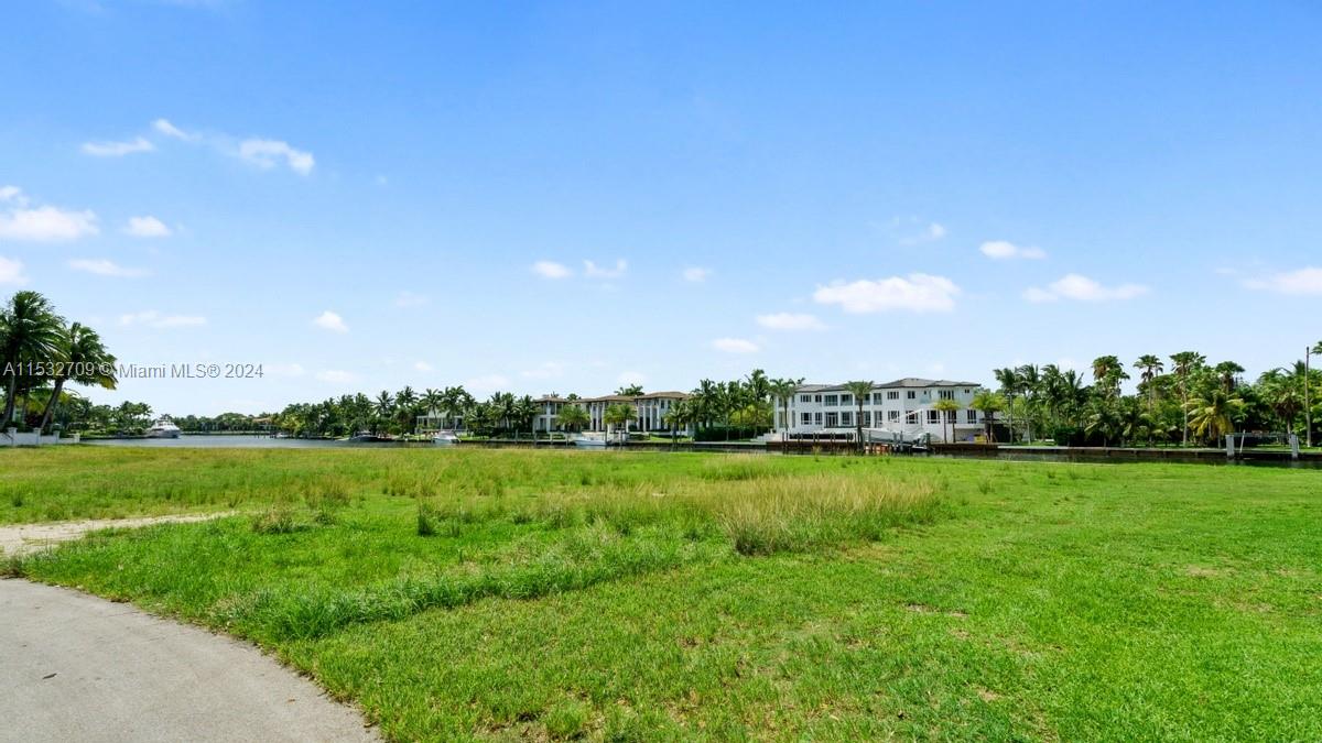 GABLES ESTATES NO 2 - Land