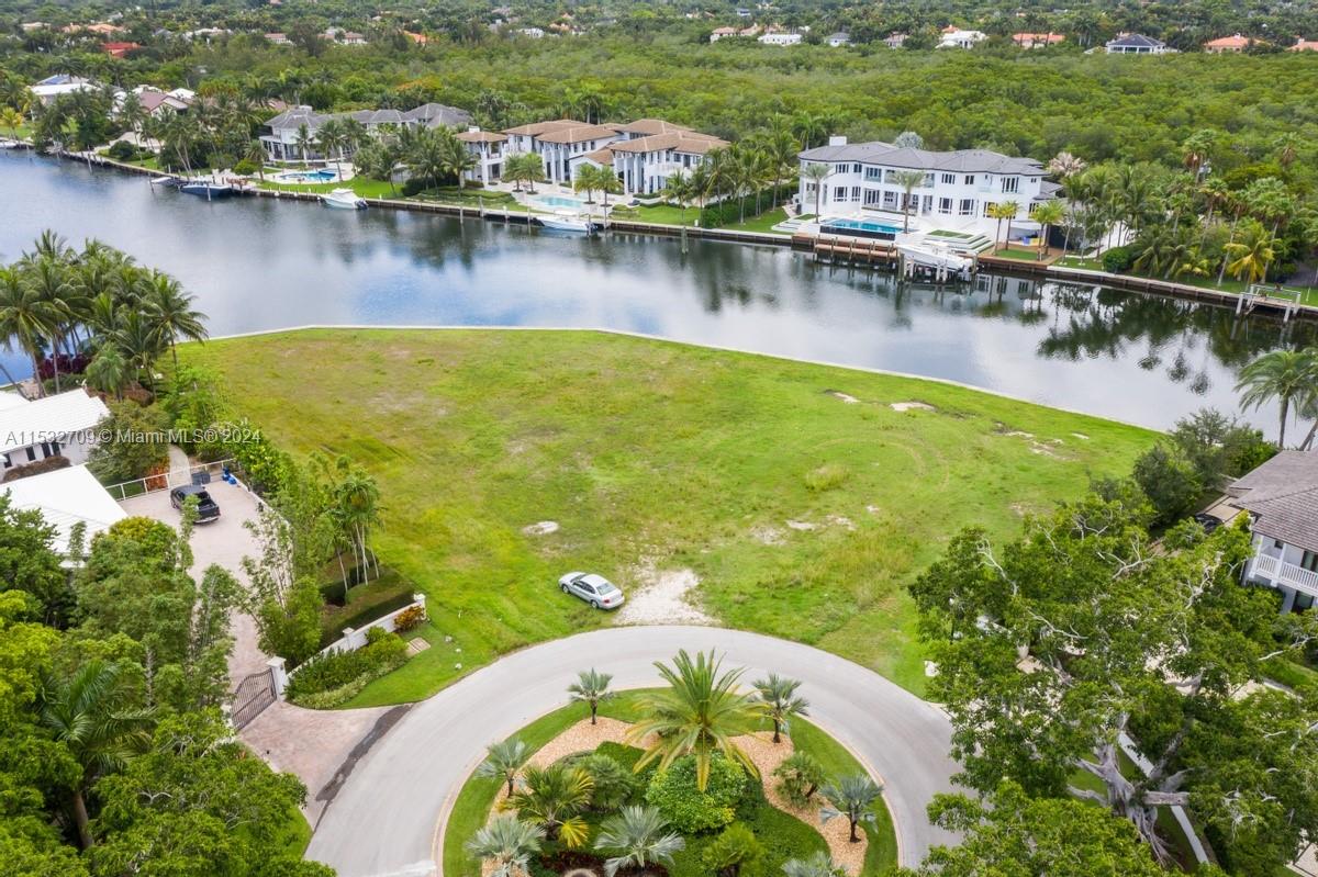 GABLES ESTATES NO 2 - Land