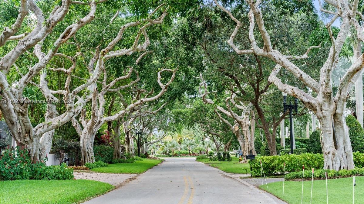 GABLES ESTATES NO 2 - Land