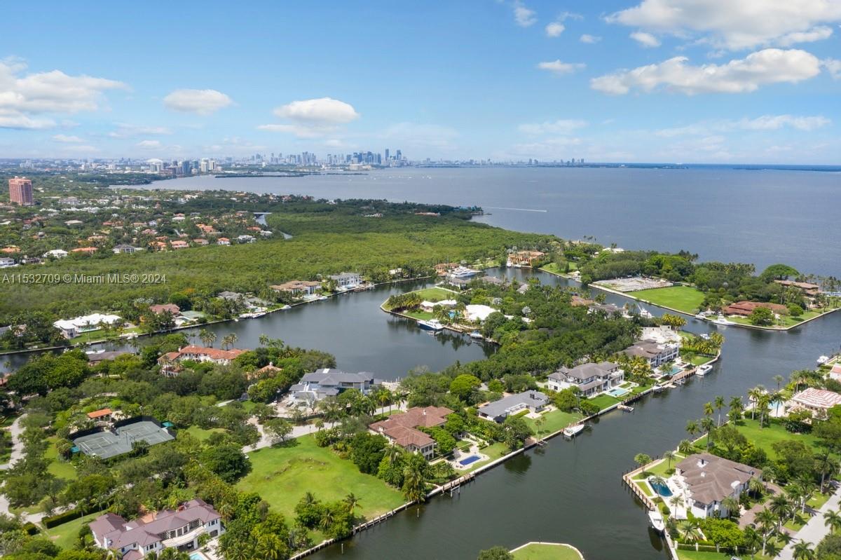 GABLES ESTATES NO 2 - Land