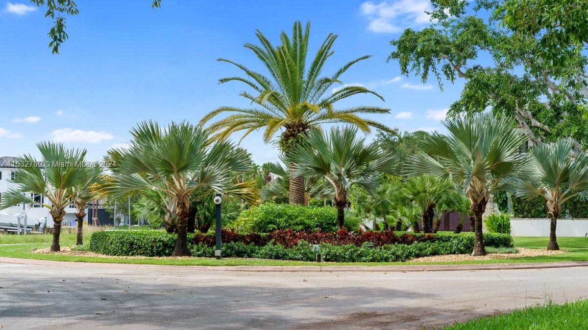 GABLES ESTATES NO 2 - Land