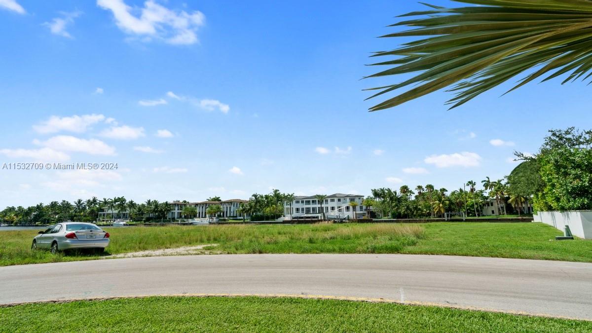 GABLES ESTATES NO 2 - Land