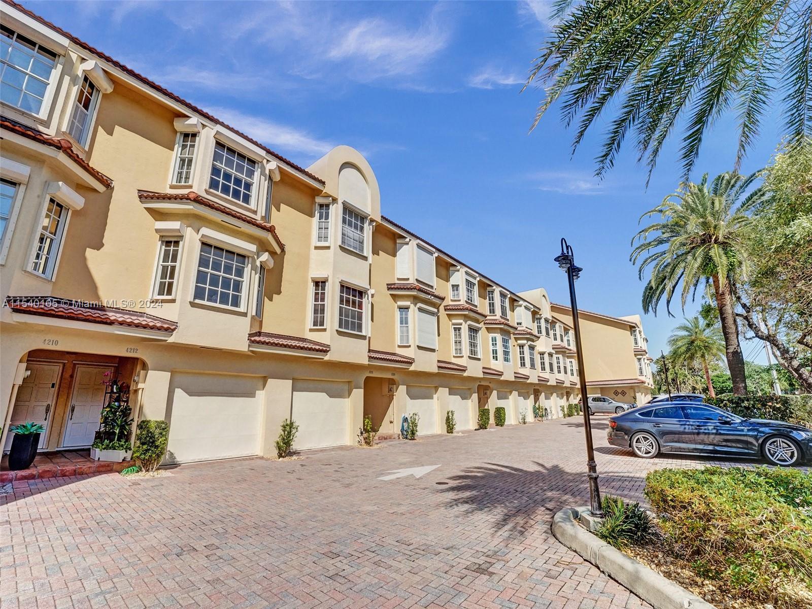 HOLLYWOOD CENTRAL BEACH - Residential