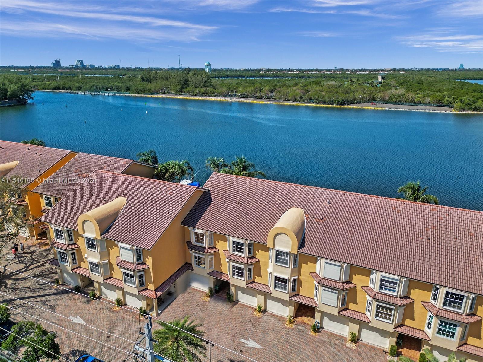 4212 N Ocean Dr