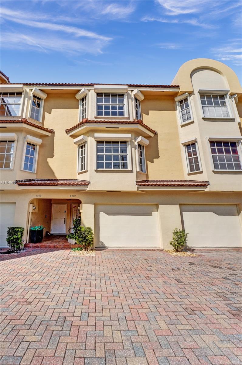 HOLLYWOOD CENTRAL BEACH - Residential