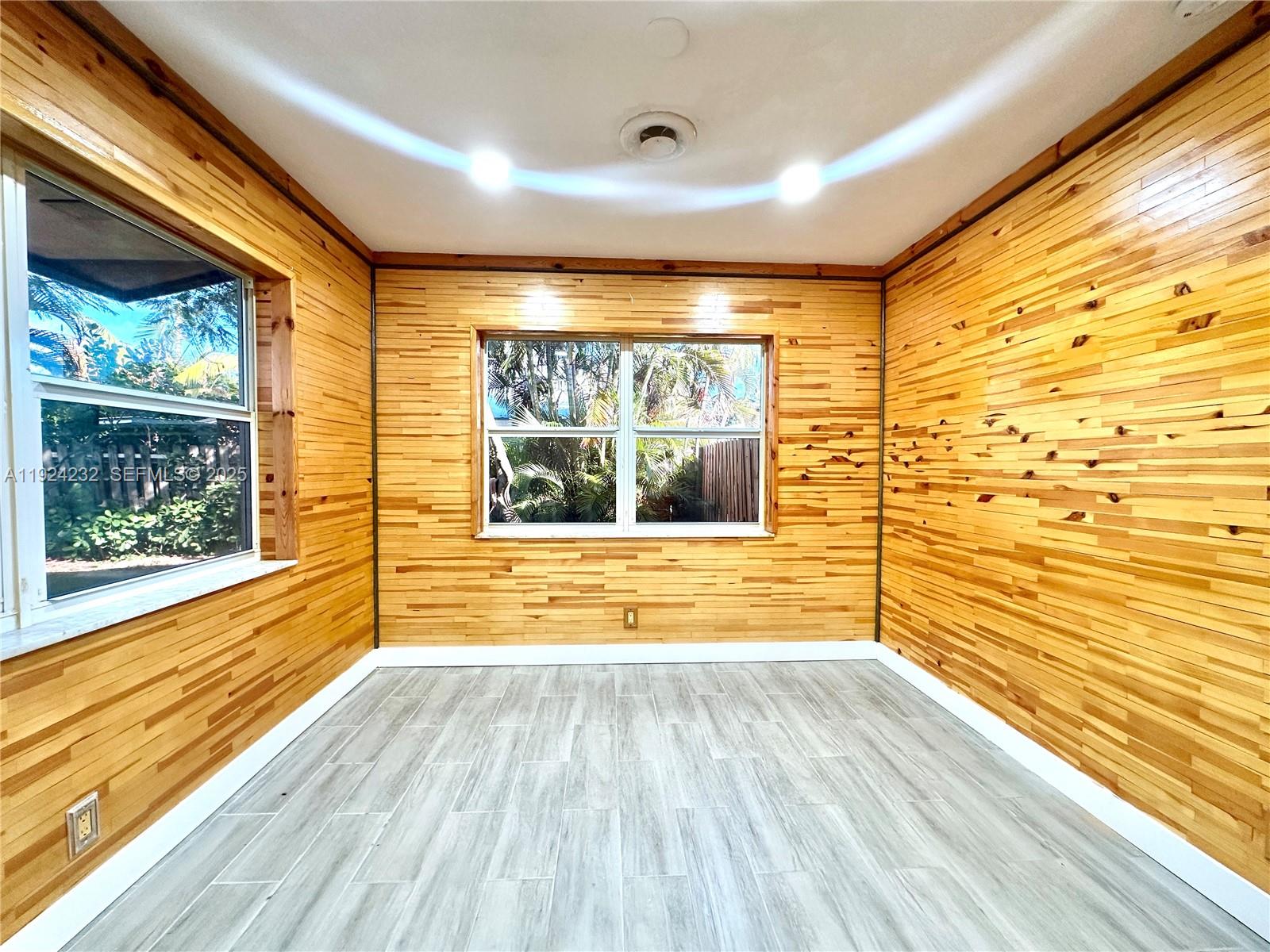 PINE CREST AMENDED PLAT - Residential Lease