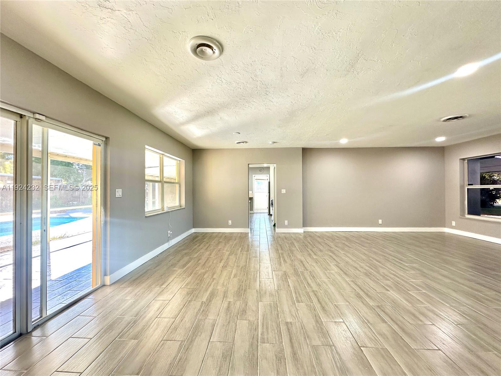 PINE CREST AMENDED PLAT - Residential Lease