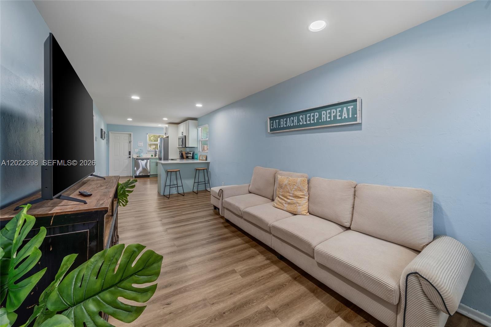 LAKE WORTH TOWN OF - Residential Income