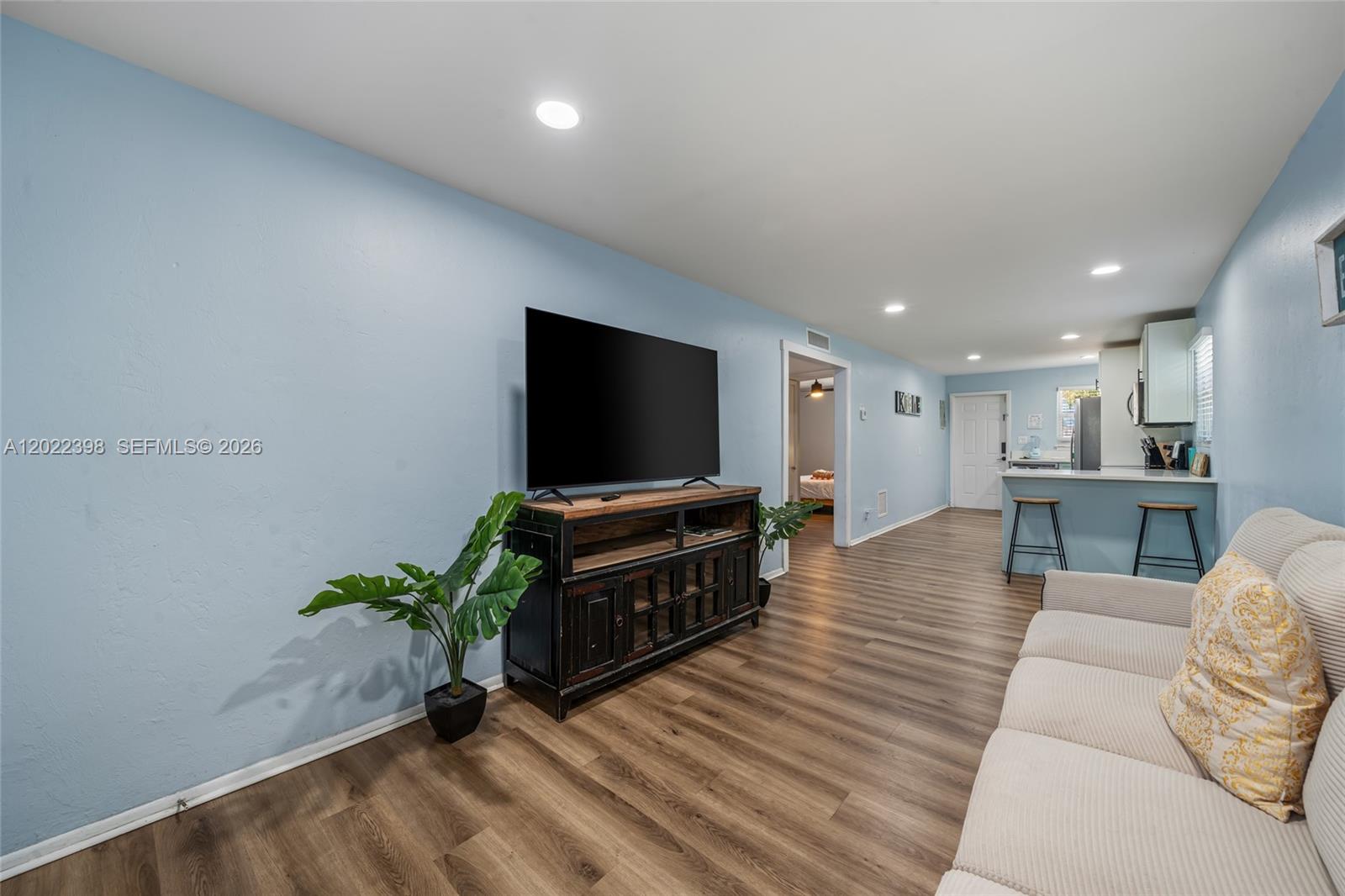 LAKE WORTH TOWN OF - Residential Income