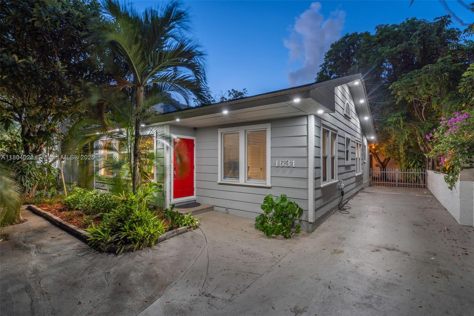 1631 Sw 11th Street, Miami, Broward County, Florida - 2 Bedrooms  
2 Bathrooms - 