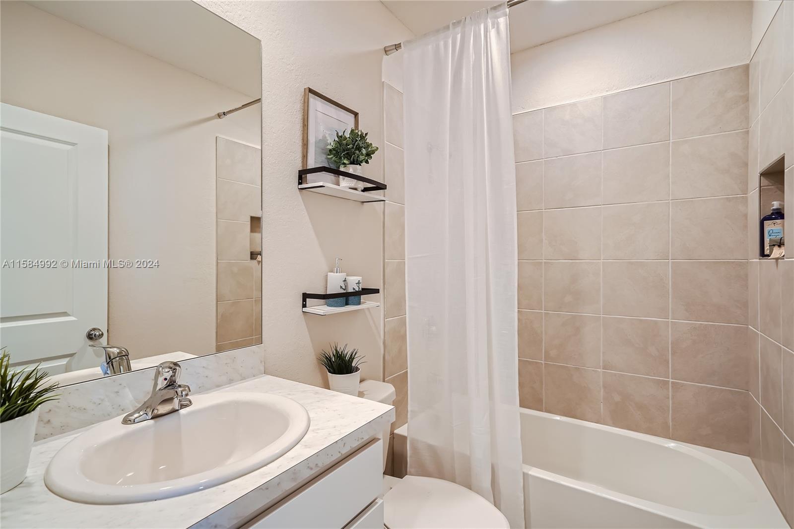 Palm Cay - Residential