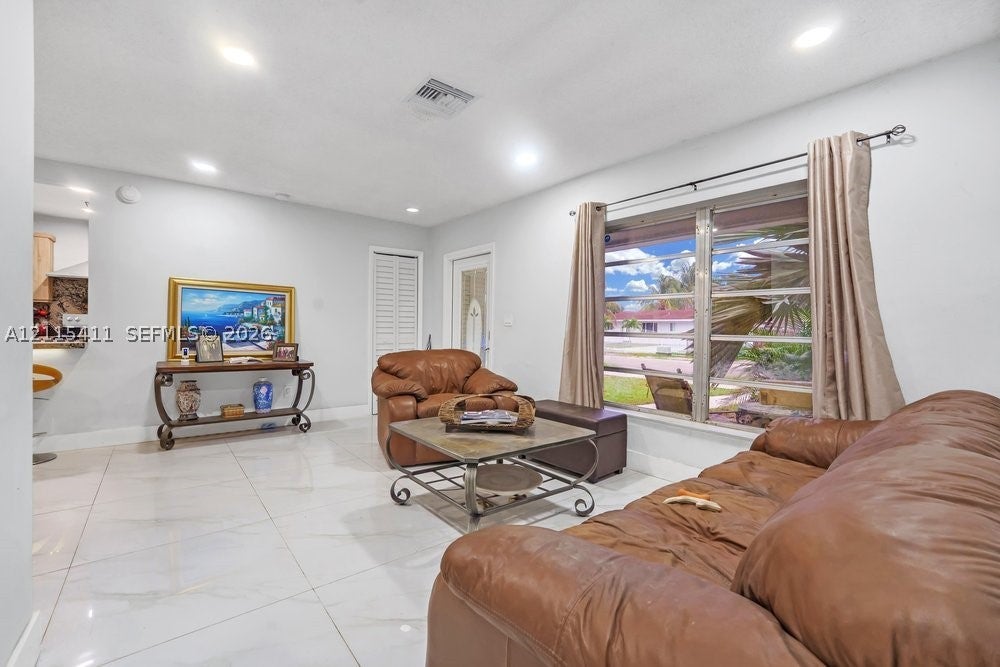 20302 NW 39th Ct