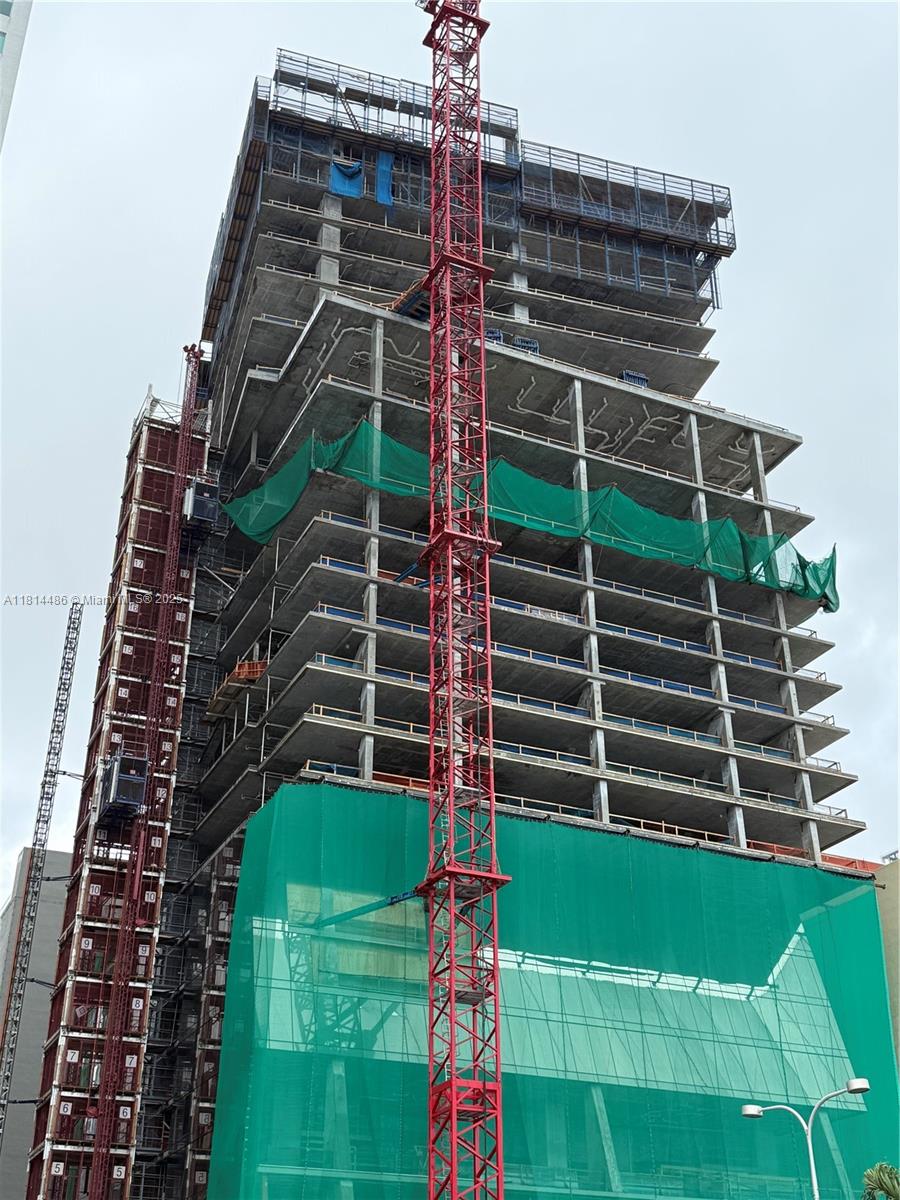 WALDORF ASTORIA MIAMI - Residential