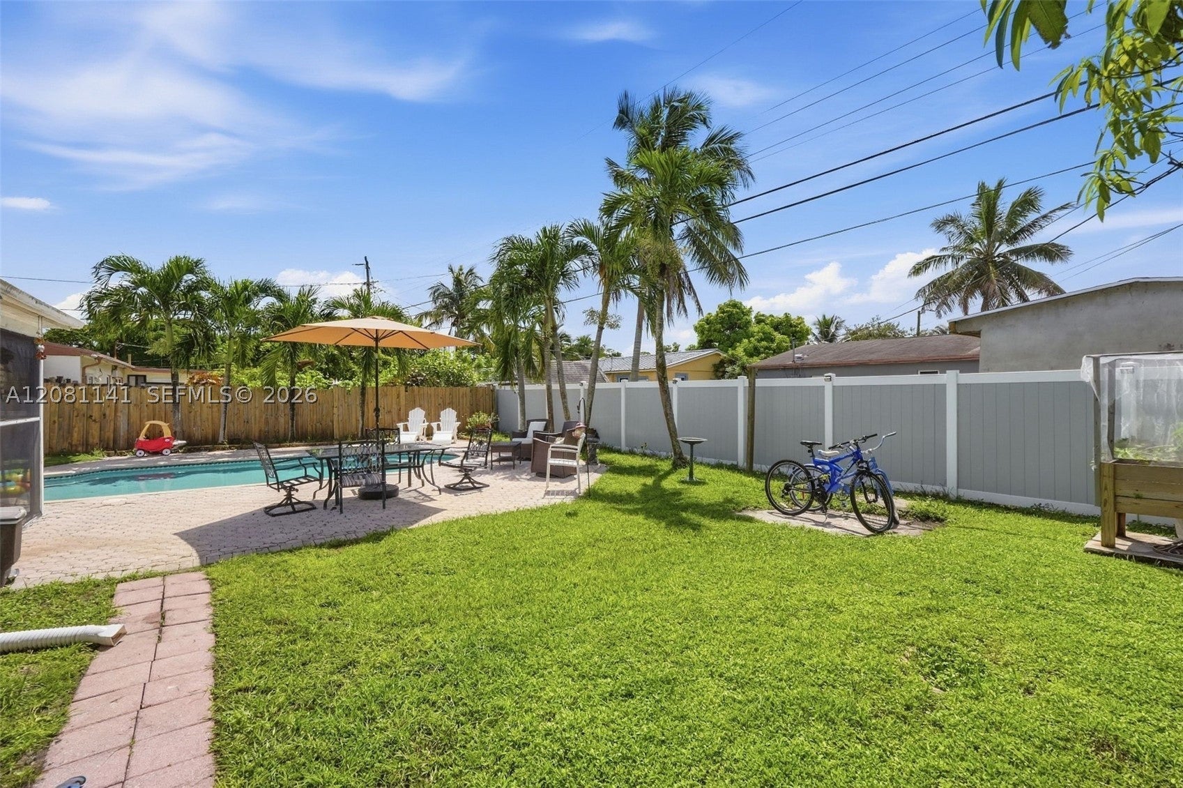 6220 SW 18th Pl, North Lauderdale FL 33068