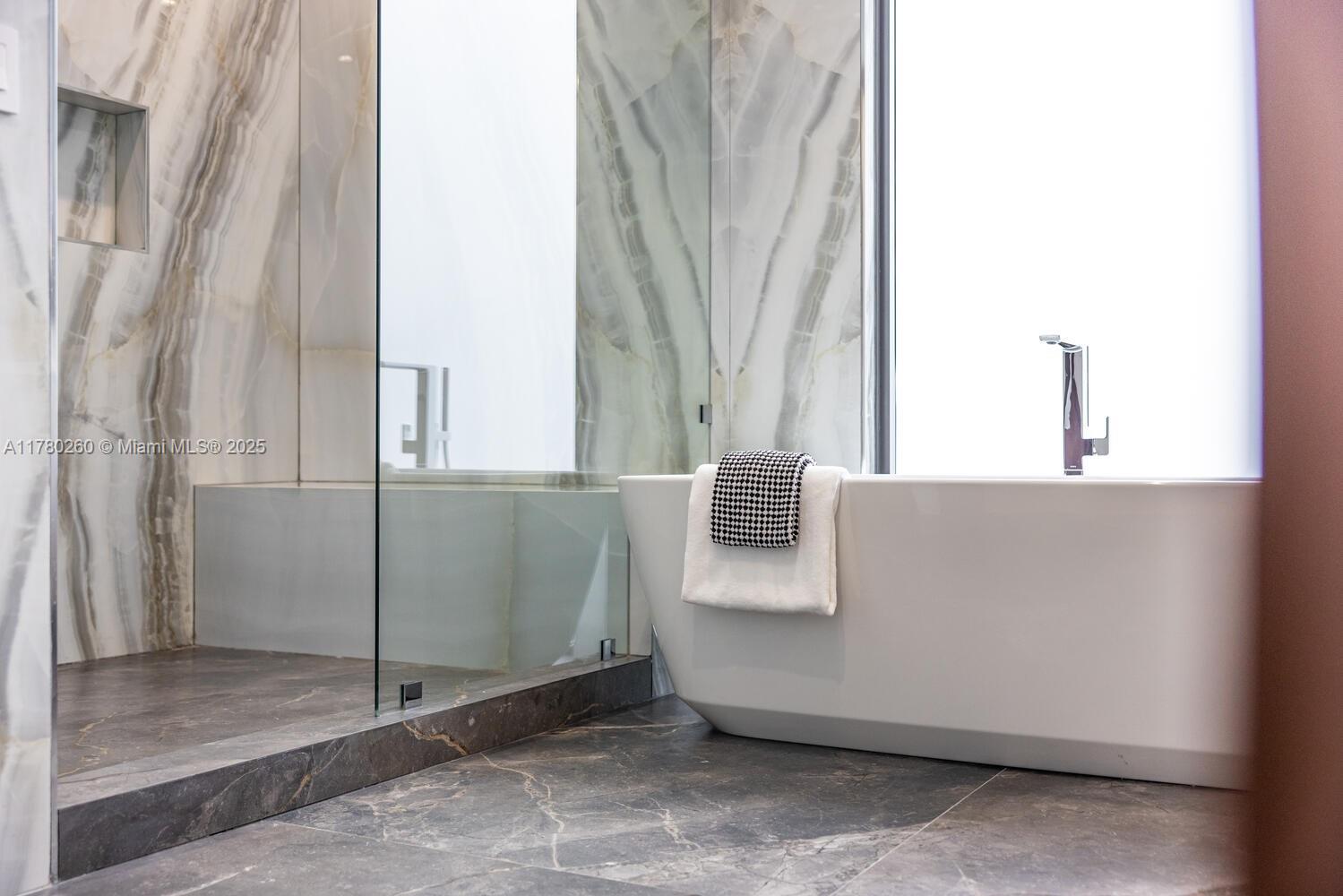 AQUA MARINE - Residential