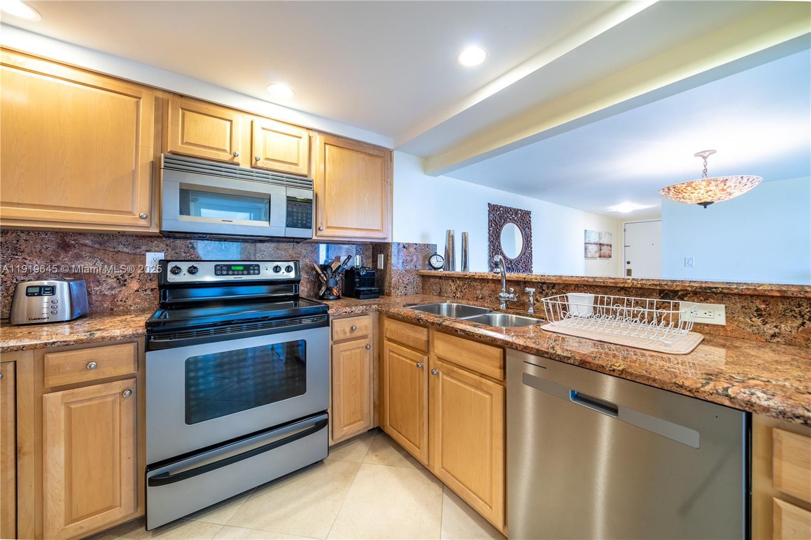 THE GEORGIAN CONDO - Residential