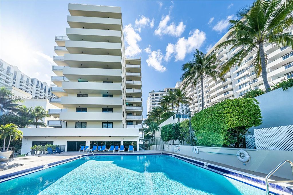 Photo of 1621 Collins Ave #802, Miami Beach, FL 33139 (MLS # A11919645)