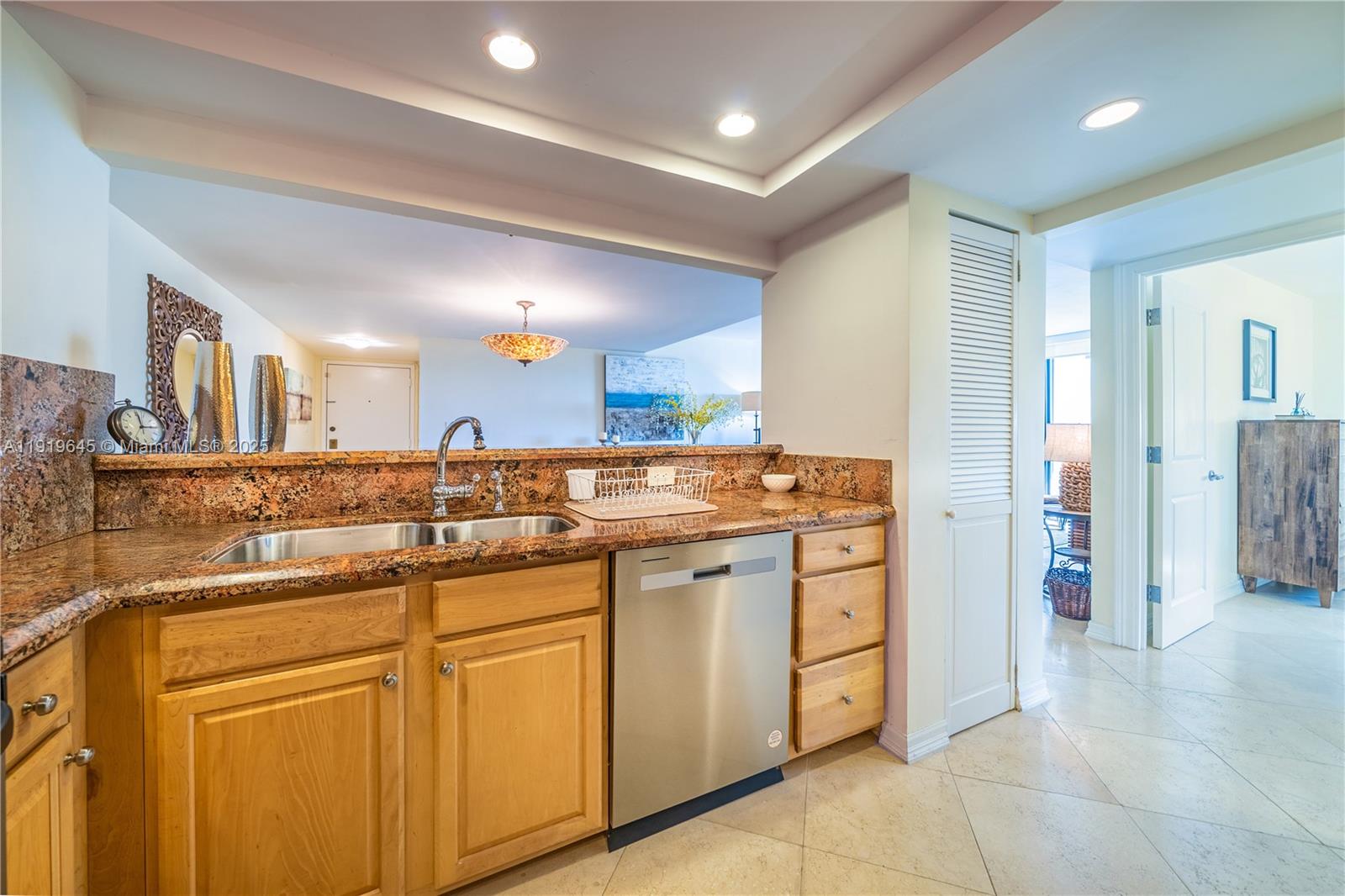 THE GEORGIAN CONDO - Residential