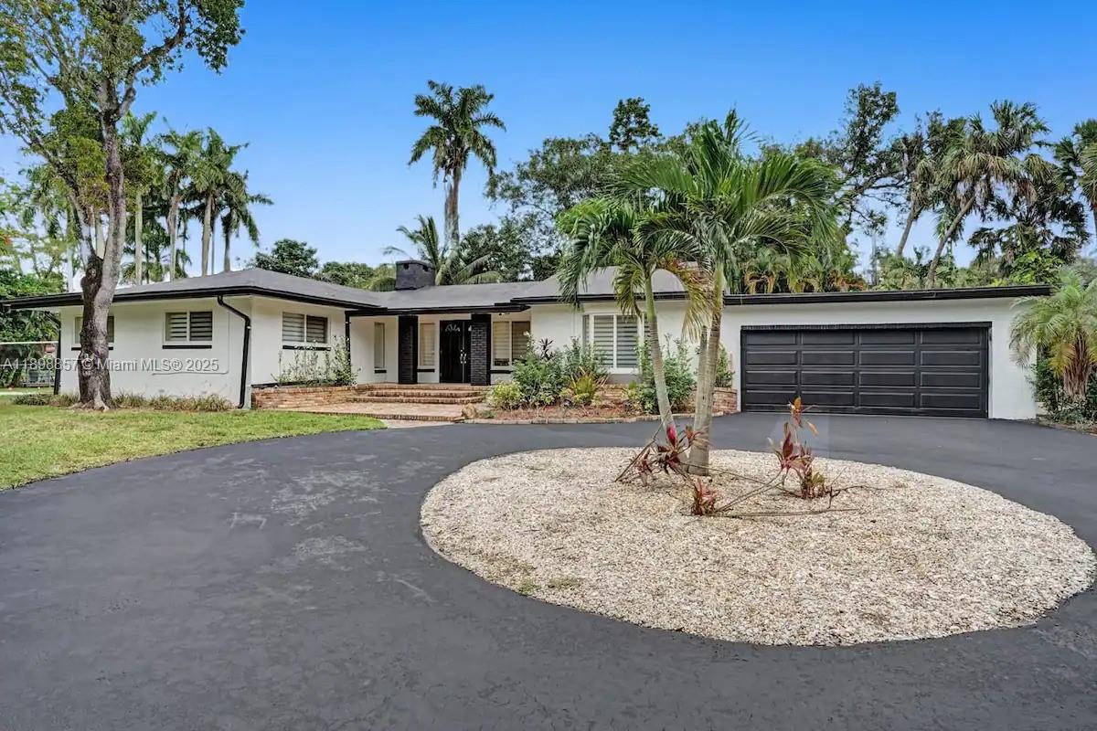 2100 SW 28th Way, Fort Lauderdale, FL, 33312/$1,445,000 3 2100 SW 28th Way