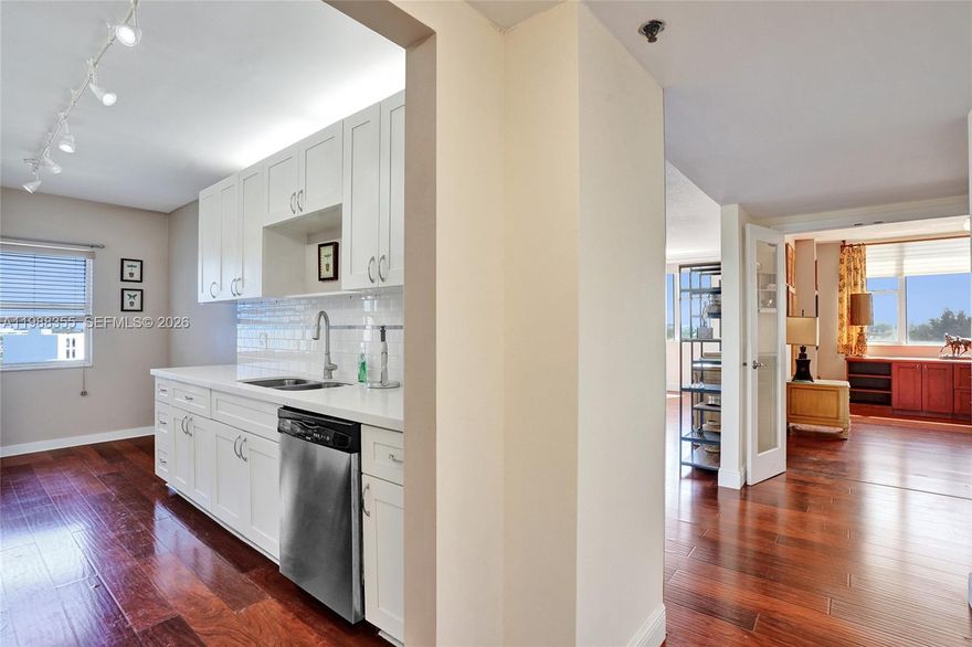 Sought after corner unit in Hillcrest! This bright, move-in-ready condo is filled with natural light and features beautifully done renovations with exceptional use of space. Immaculately maintained and truly pristine.The primary bedroom has ample space, a vanity and walk in closet. The guest bedroom has built in desk, shelves and Murphy bed. The updated kitchen has a breakfast area, stainless steel appliances, refrigerator with water dispenser. Enjoy the added convenience of an in-unit washer and dryer.
This is a HOPA-verified community. Amenities include a heated pool, jacuzzi, scenic walking trails, an updated clubhouse with open kitchen and BBQ area, tennis courts, a park, and more.