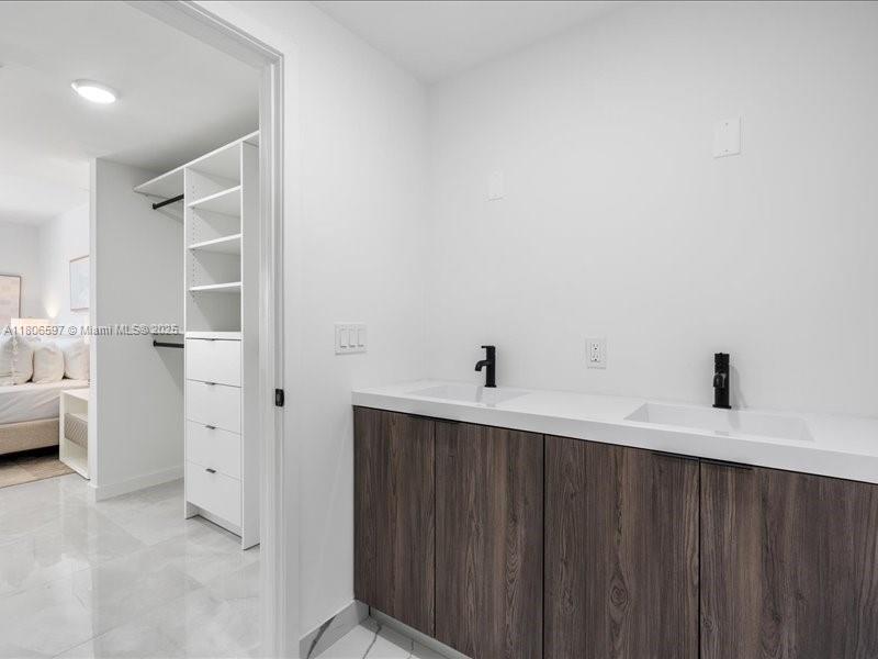 On Grandville - Residential