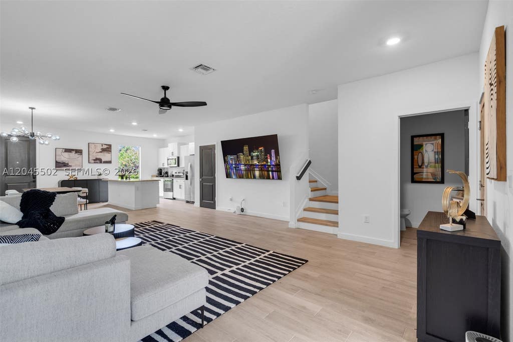 Photo of 387 NW 17th St, Fort Lauderdale, FL 33311 (MLS # A12045502)