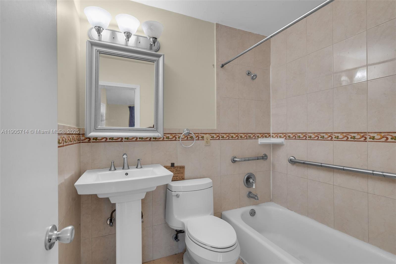 ALLAPATTAH HOMESITES - Residential Income