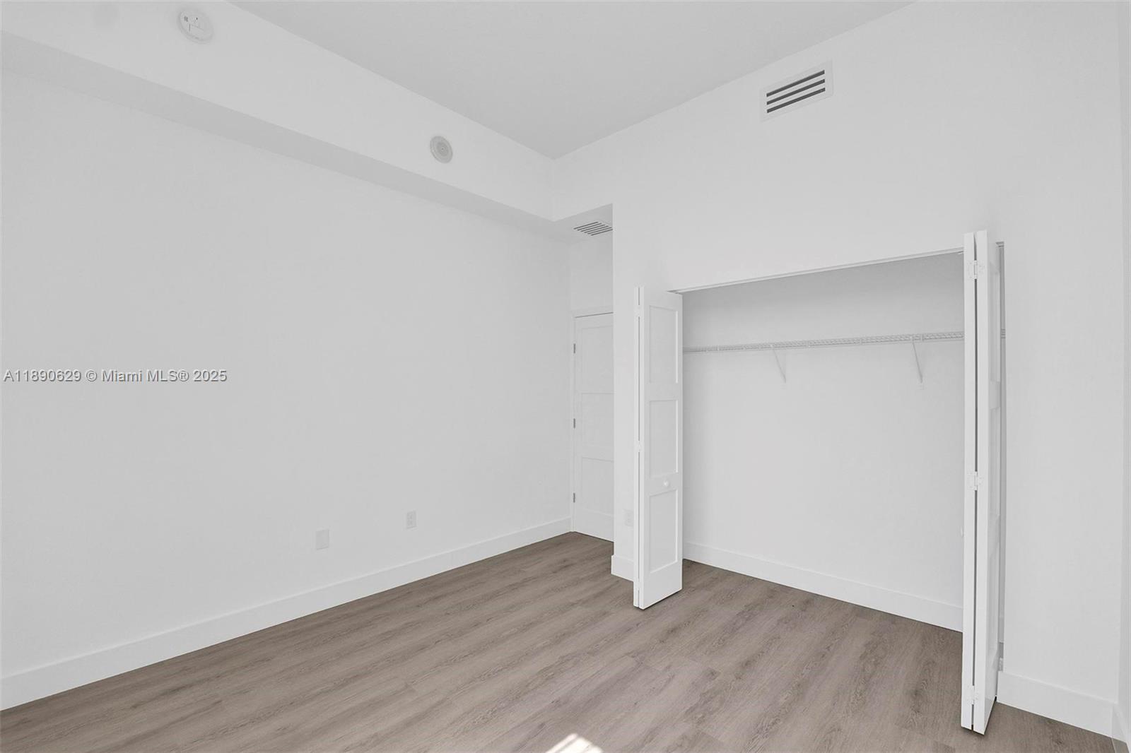 TERRAZAS RIVERPARK VILLAG - Residential