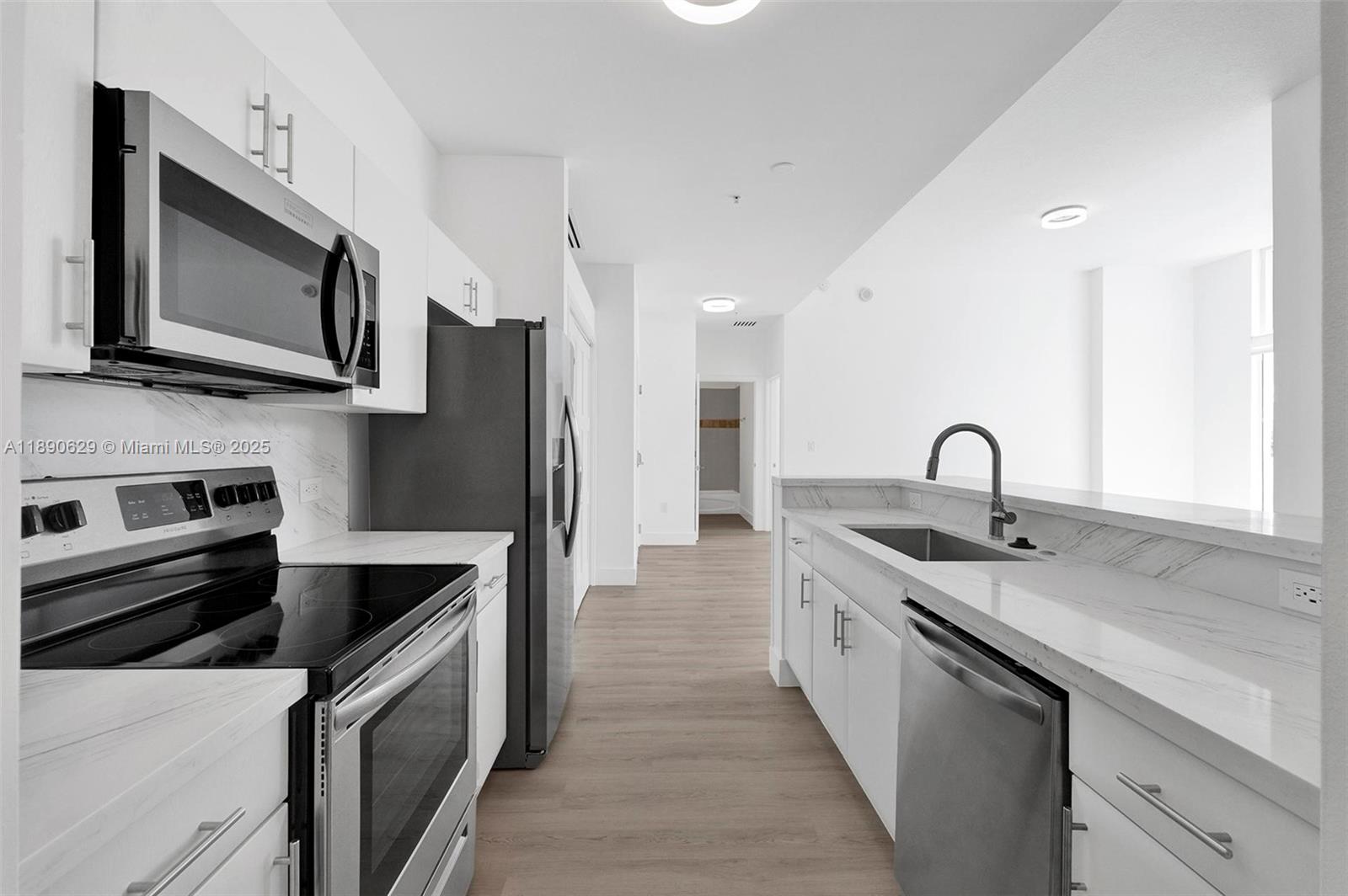 TERRAZAS RIVERPARK VILLAG - Residential