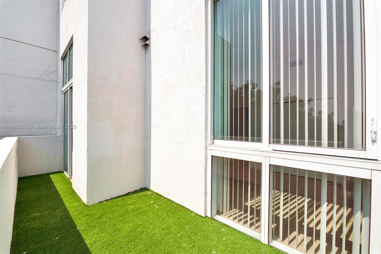 TERRAZAS RIVERPARK VILLAG - Residential