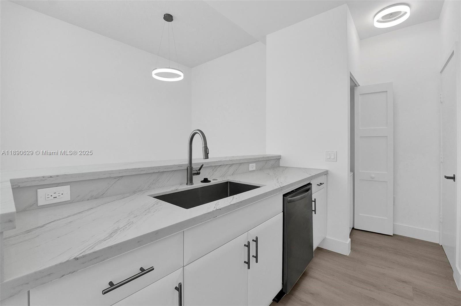 TERRAZAS RIVERPARK VILLAG - Residential