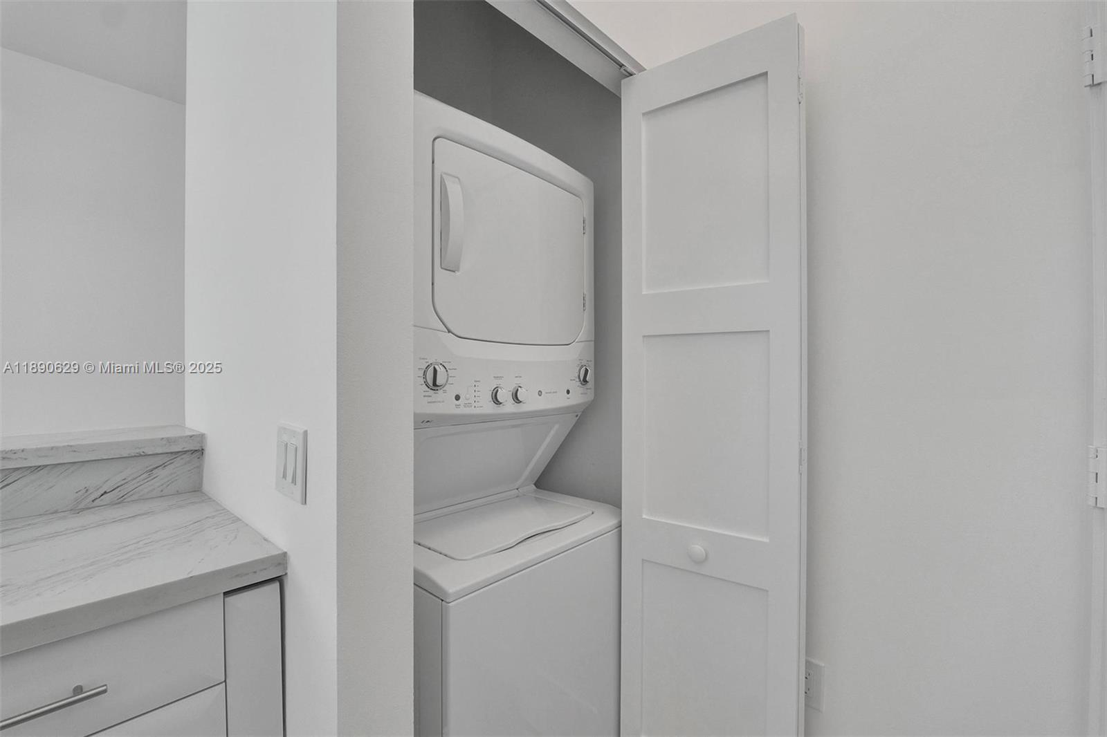 TERRAZAS RIVERPARK VILLAG - Residential