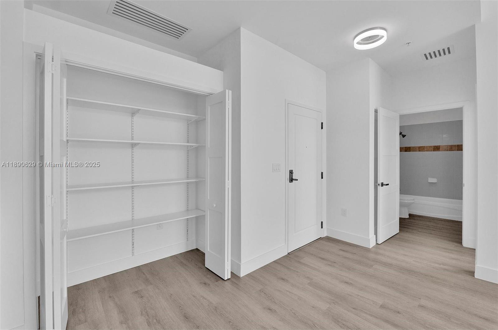 TERRAZAS RIVERPARK VILLAG - Residential