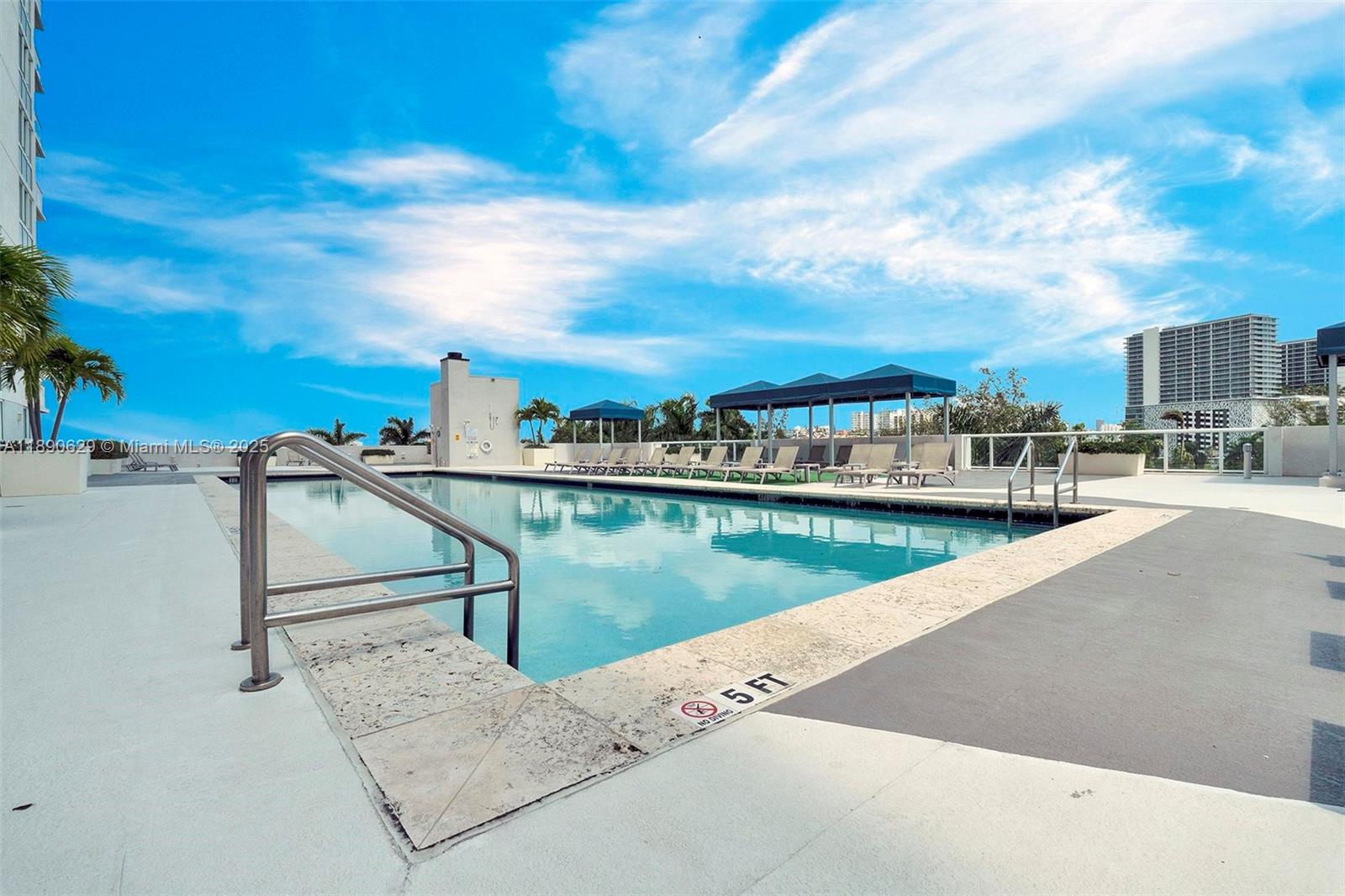 TERRAZAS RIVERPARK VILLAG - Residential